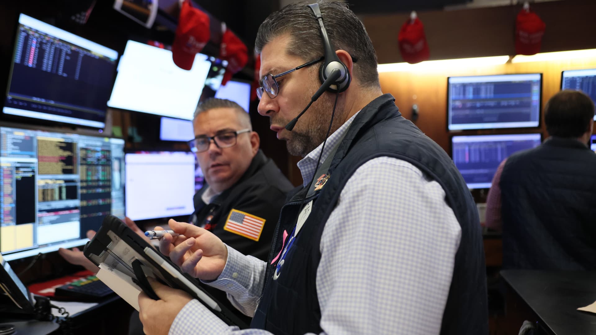 NVIDIA'S FATE DECIDES WALL STREET'S WEEK: TECH STOCKS ON THE BRINK!