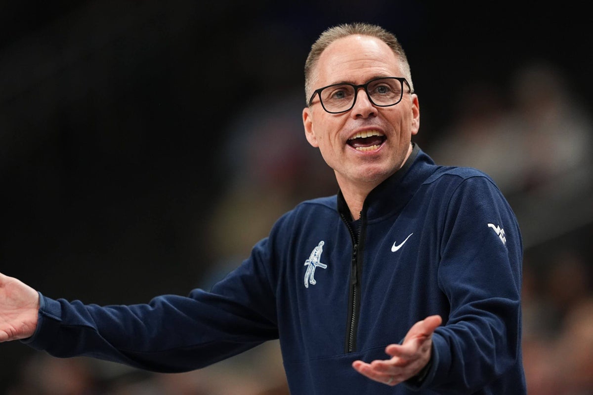 Half-Team Heroics: West Virginia Stuns No. 15 Duke After On-Court Melee!