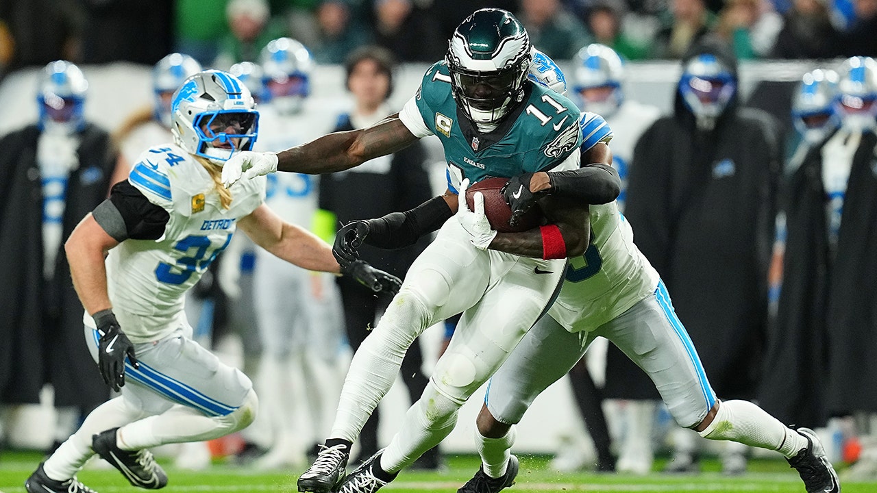 NFL Officials Ignite Firestorm: Cris Collinsworth Rips 'Terrible' Call That Gifted Eagles Victory Over Lions