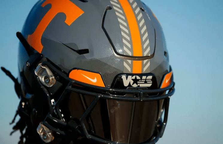 Smokey Grey Uniforms Return: Tennessee Ignites Neyland with a Century-Defying Statement Against New Mexico State!