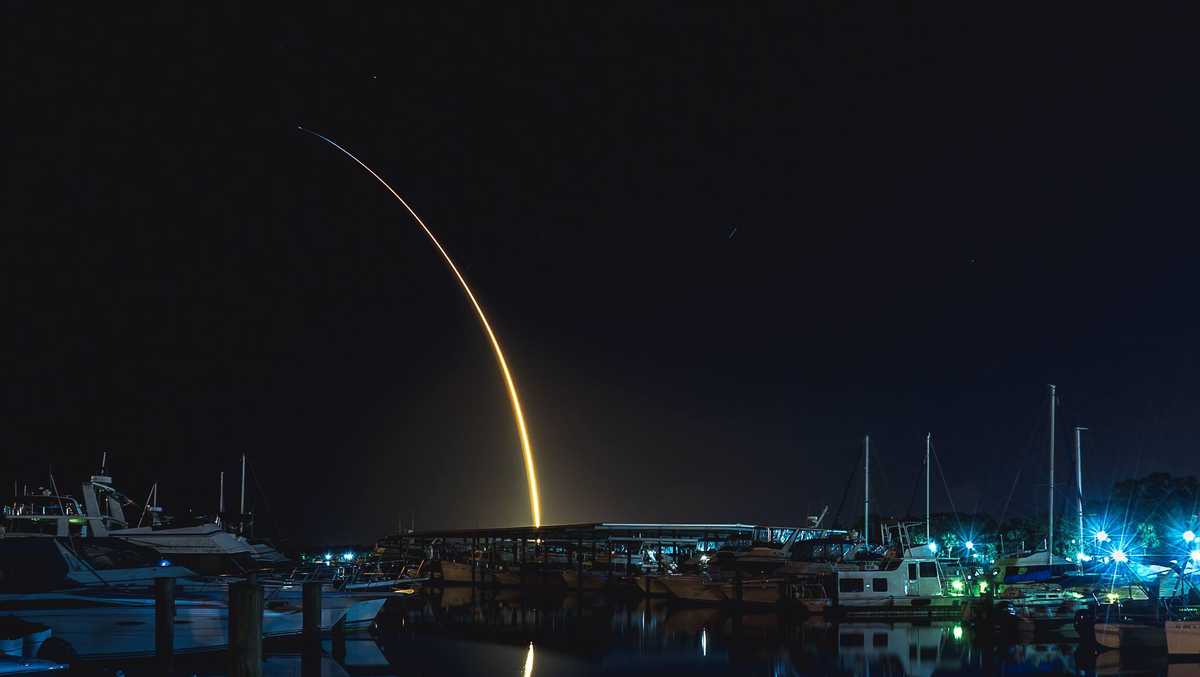 SpaceX Unleashes a Sky-Blazing Starlink Double-Header: The Future of Global Internet Just Ignited!