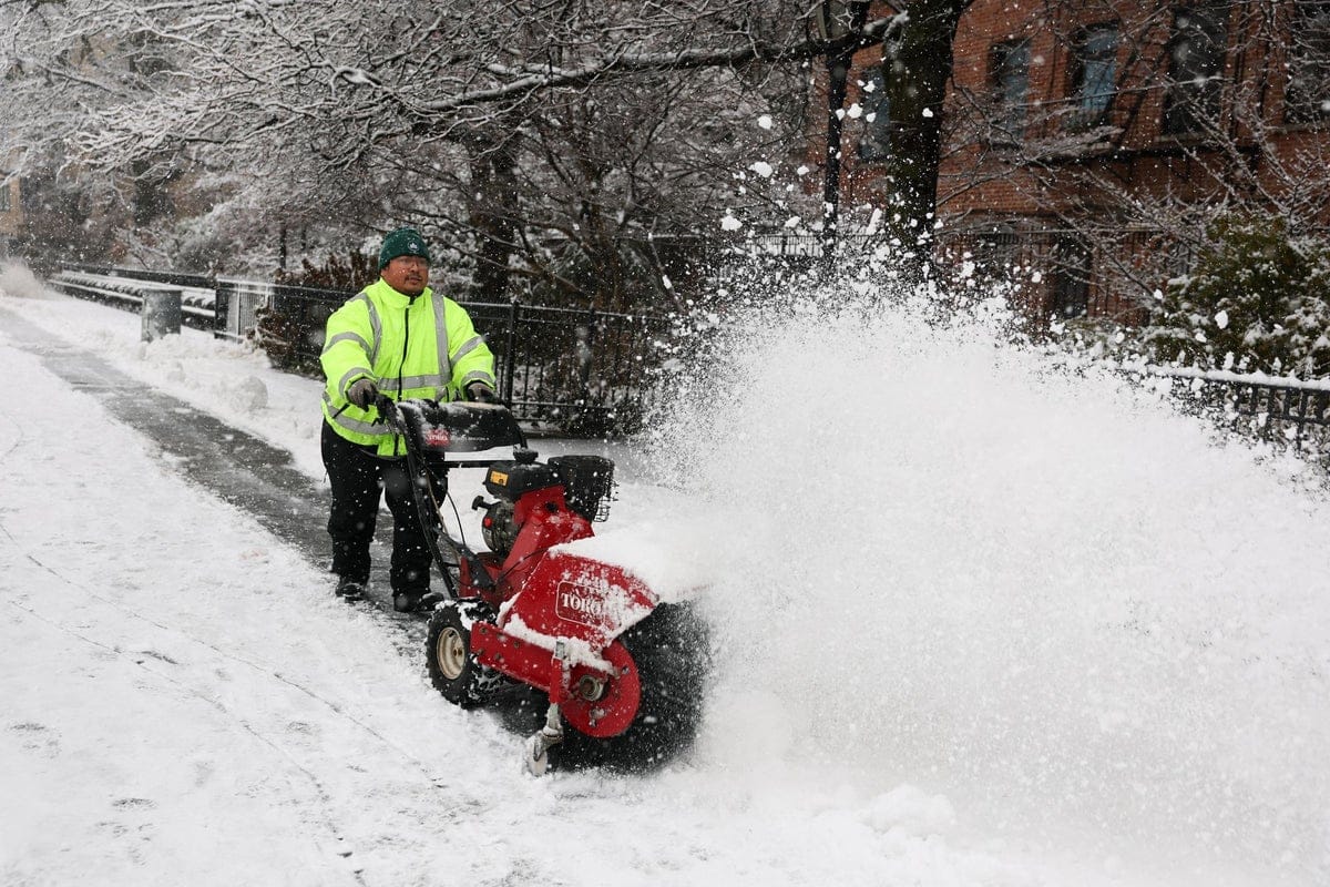 NYC Tri-State Area Airport Chaos: Deep Freeze Delays Flights