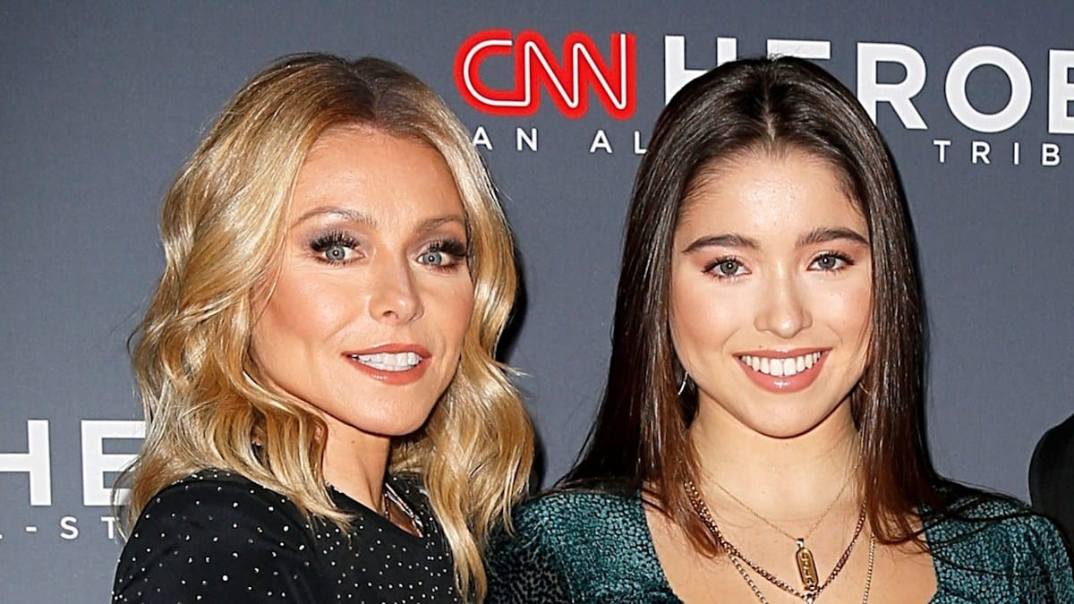 Kelly Ripa and Mark Consuelos Steal Daughter Lola's Debut