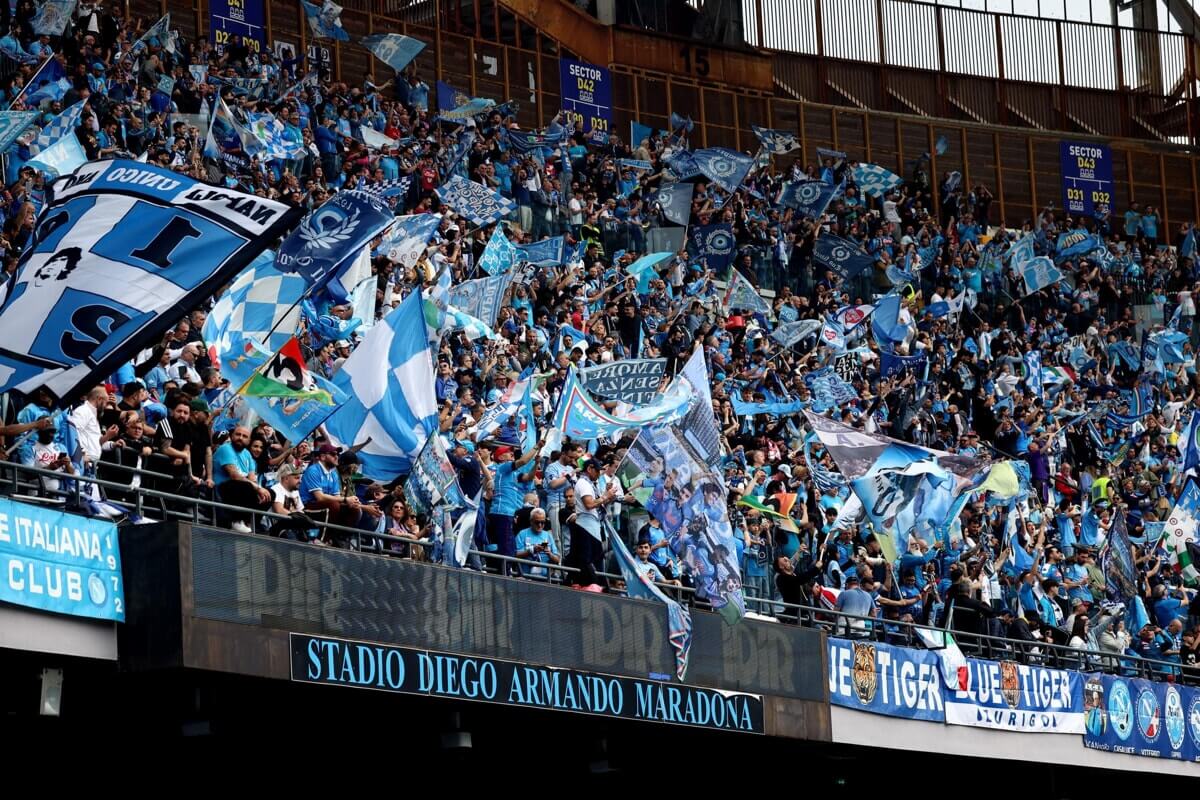 Conte's Napoli Gamble: New Blood or Total Disaster?