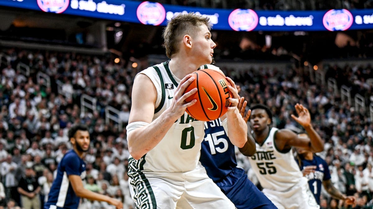 Michigan State Faces Imminent Collapse at Penn State