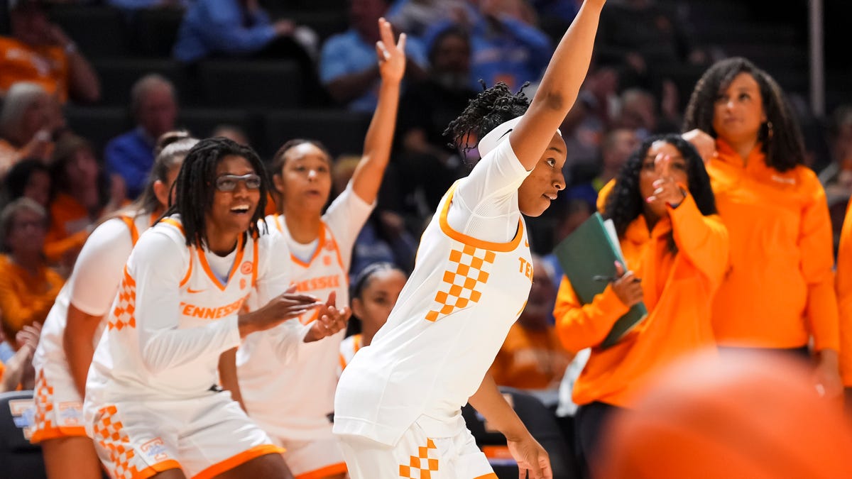 Stanford Basketball Dynasty Is on the Verge of Collapse