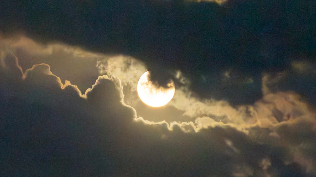 Supermoon Hype Is A Manufactured Spectacle