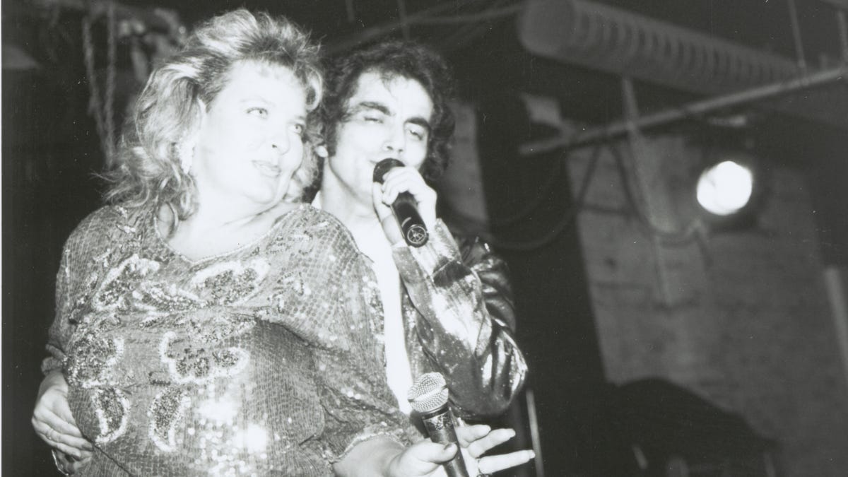 Neil Diamond Tribute Film Exposes Tech's Faux Authenticity