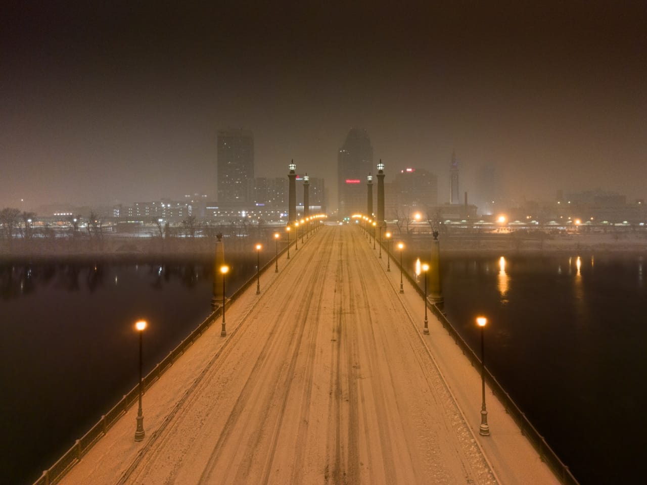 Mass. Snowstorm Escalates: Travel Chaos Imminent