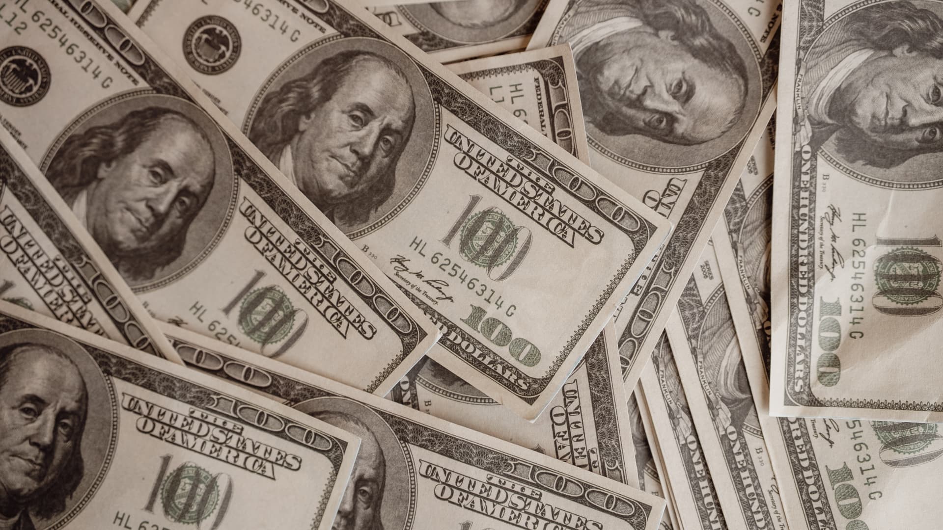 Silver and Gold Prices Surge Amid Geopolitical Uncertainty