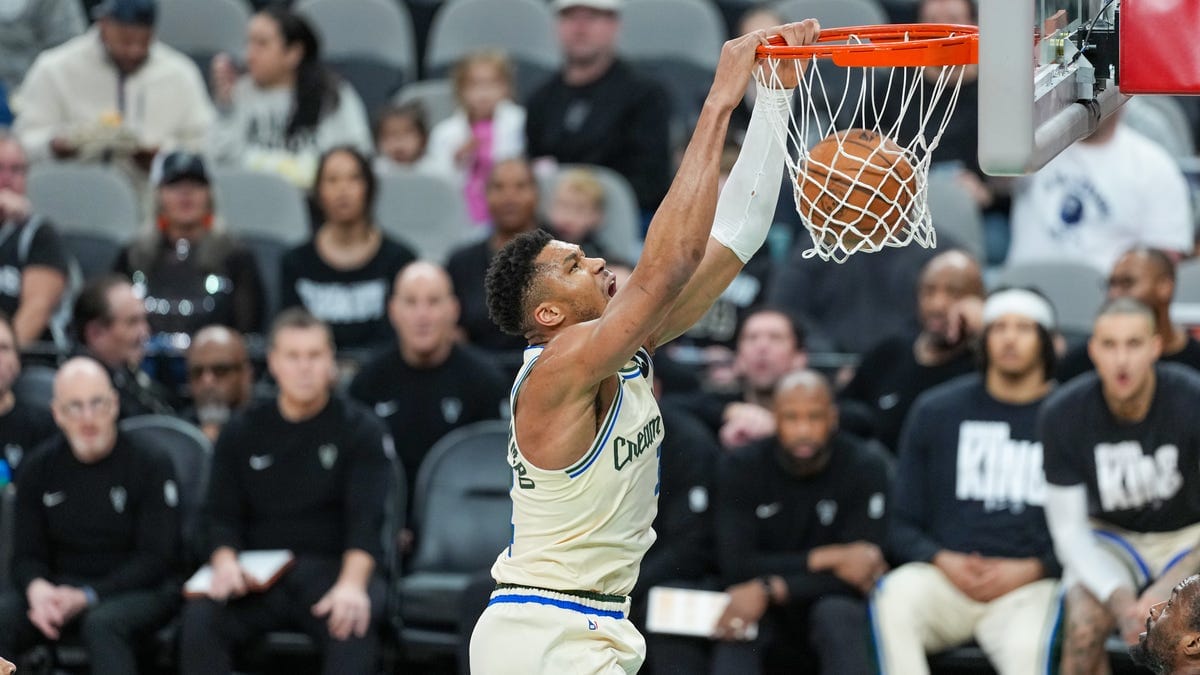 Bucks Tip Off Against Hawks on MLK Day in Eastern Conference Clash