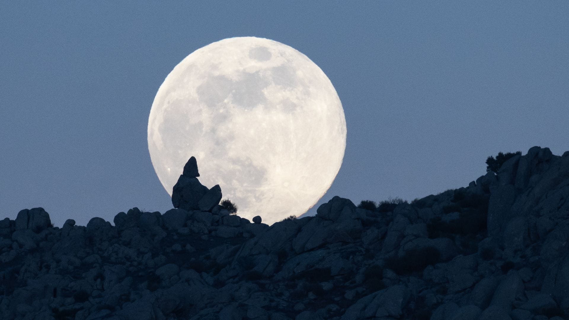 Supermoon Hype Outshines Scientific Reality