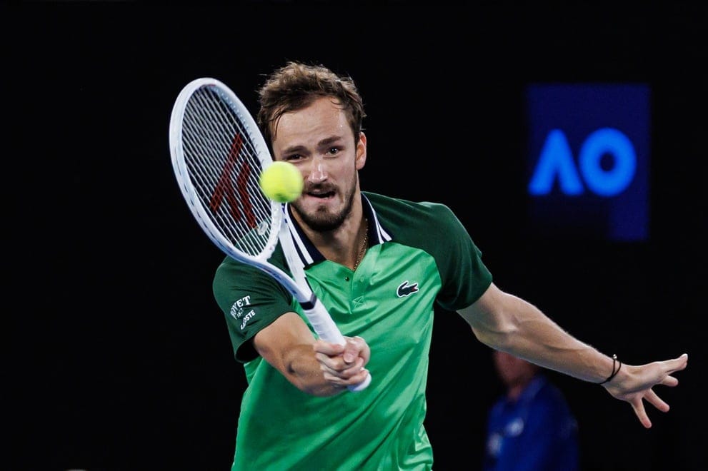 Medvedev Faces De Jong in Australian Open Day 2 Opener