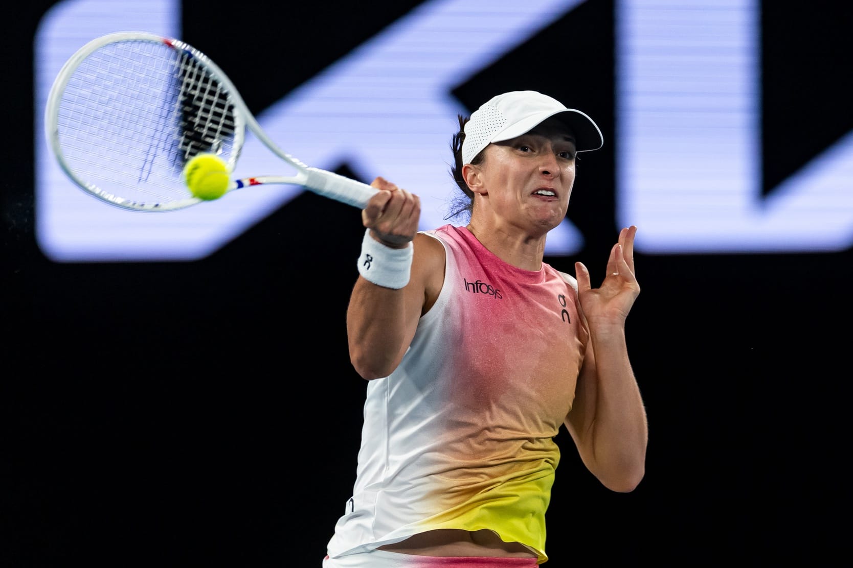 Swiatek and Djokovic Headline Australian Open Day 2