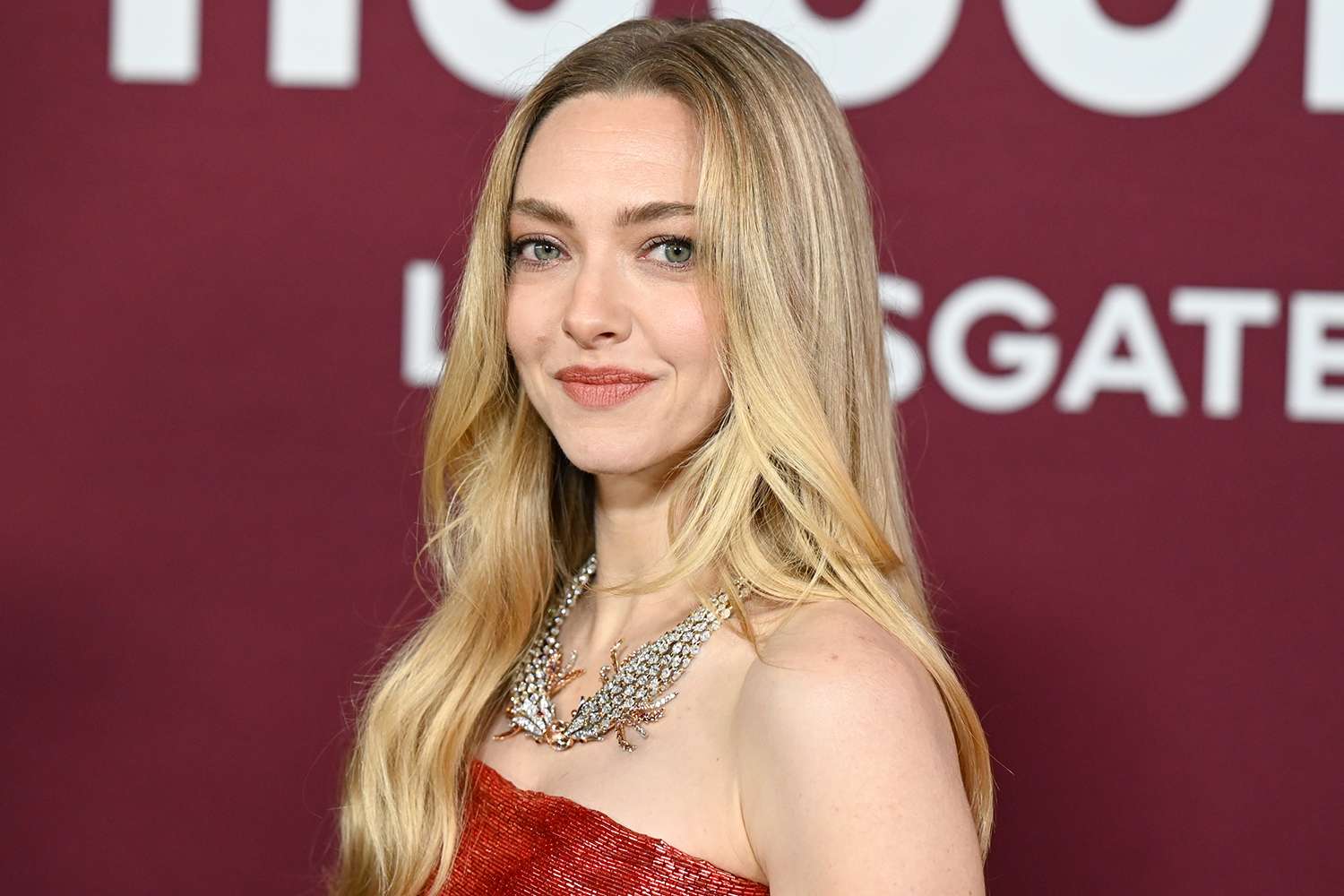 Amanda Seyfried on 'Extreme' OCD: 'I Still Take Medication to This Day'