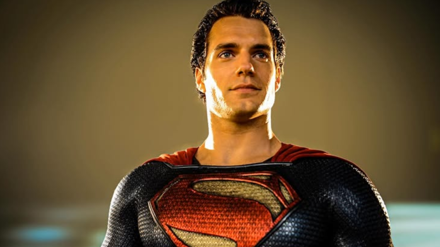 Zack Snyder Shares Unseen Henry Cavill Man of Steel Photo