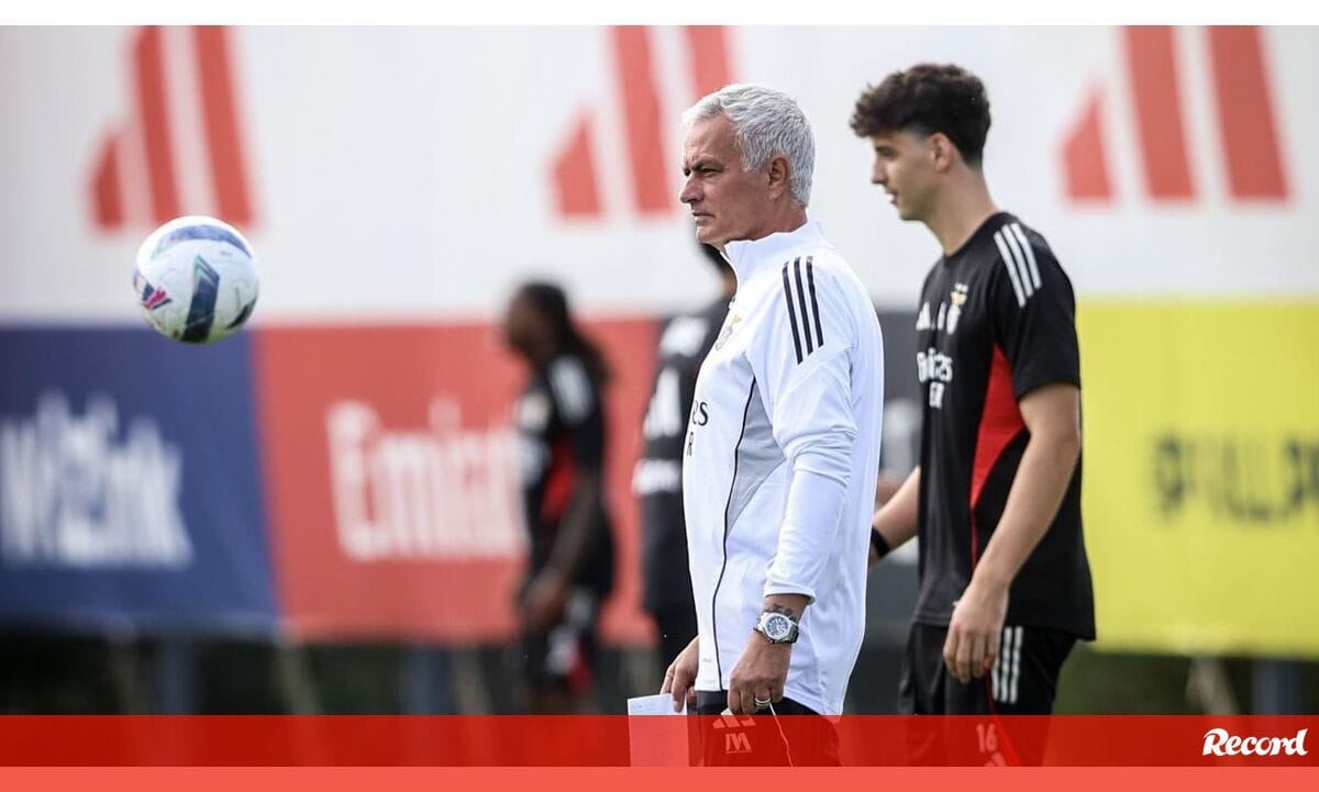 Mourinho's Benfica Faces Estrela Amadora with Key Absences