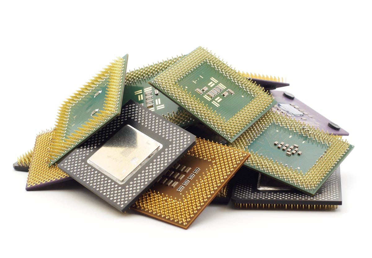 Micron Surges on AI Demand, Sparks Fierce Investment Debate