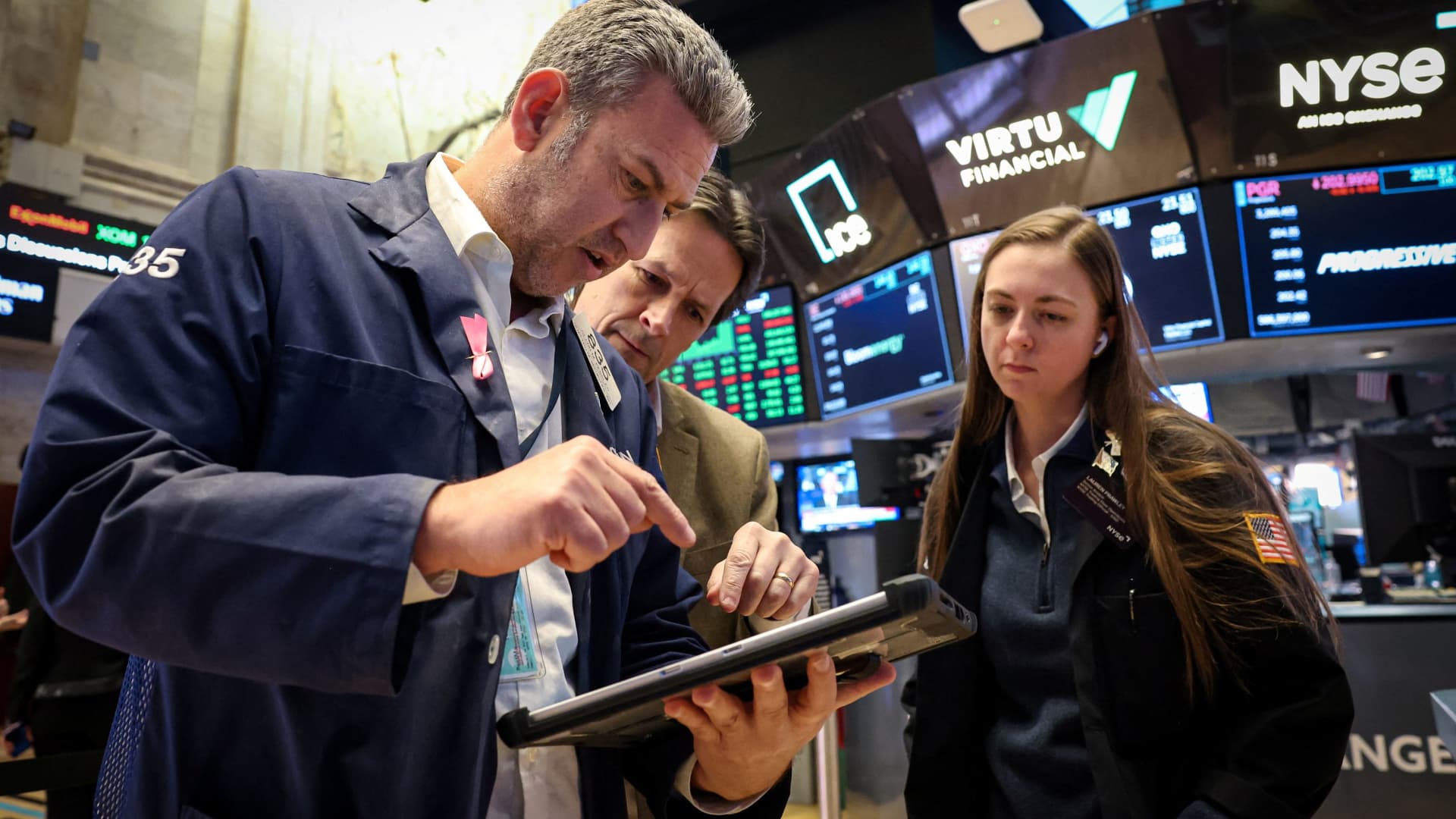 US Equities Decline as Structural AI Concerns and Institutional Earnings Reports Trigger Sectoral Volatility