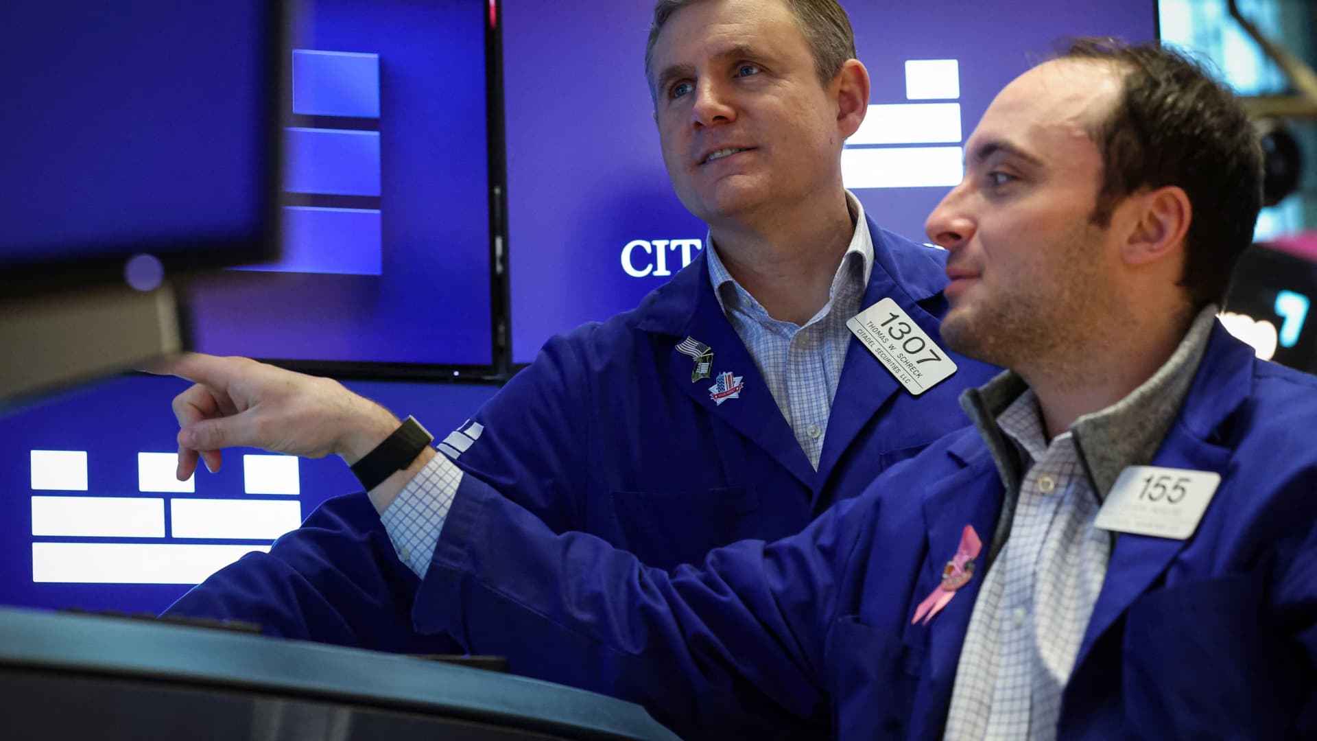 U.S. Stock Futures Decline Amid Bitcoin Sell-Off, Anticipation of Fed Pick, and Key Jobs Data